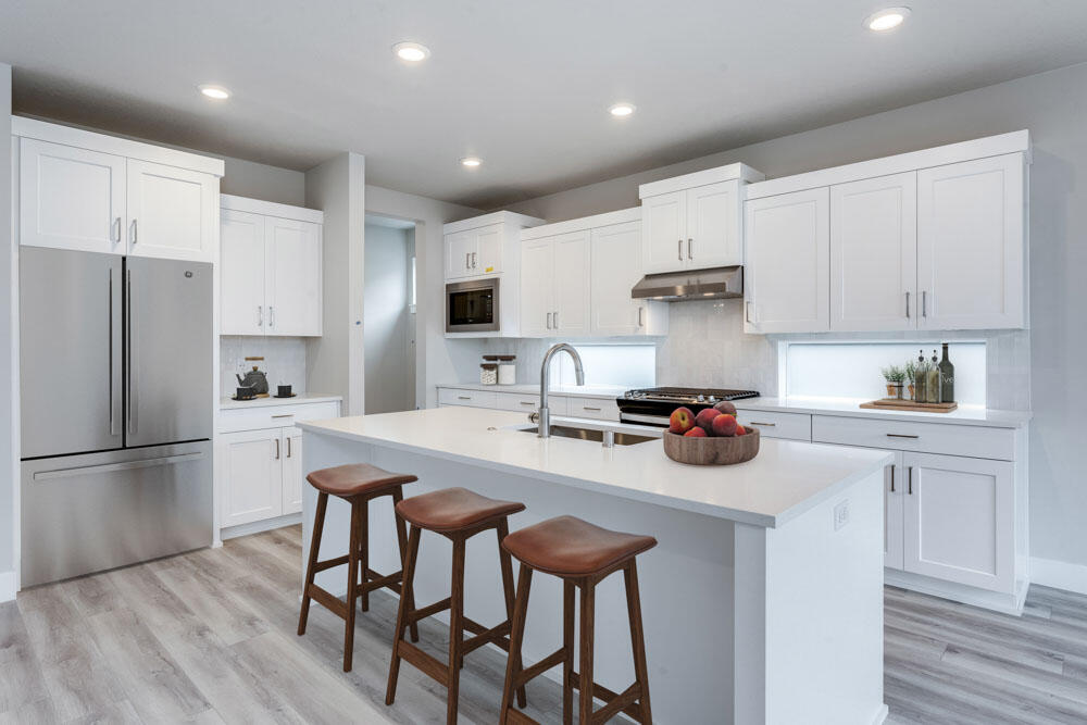 61209 NE Snow Owl Street