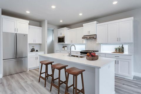 Tiny photo for 61209 NE Snow Owl Street, Bend, OR 97701 (MLS # 220216692)