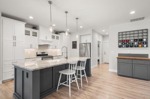 Tiny photo for 2820 Caldera Lane, Medford, OR 97504 (MLS # 220217045)