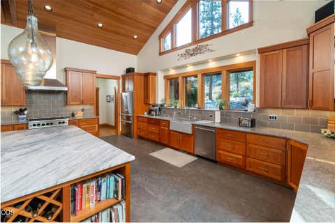 Tiny photo for 1624 NW Overlook Drive, Bend, OR 97703 (MLS # 220227078)