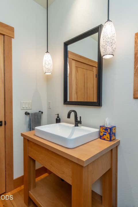 Tiny photo for 1624 NW Overlook Drive, Bend, OR 97703 (MLS # 220227078)