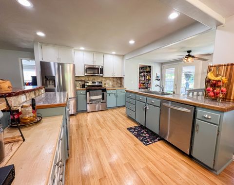 Tiny photo for 858 E Main Street, John Day, OR 97845 (MLS # 220215853)