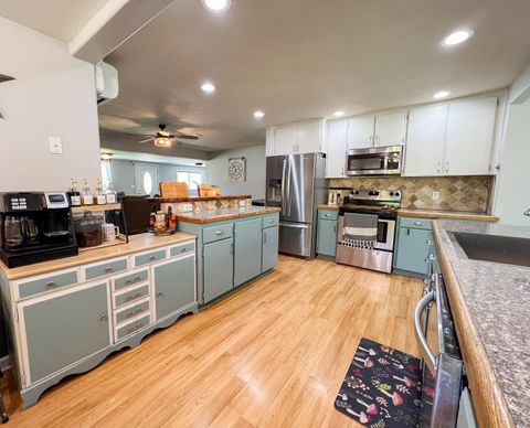 Tiny photo for 858 E Main Street, John Day, OR 97845 (MLS # 220215853)