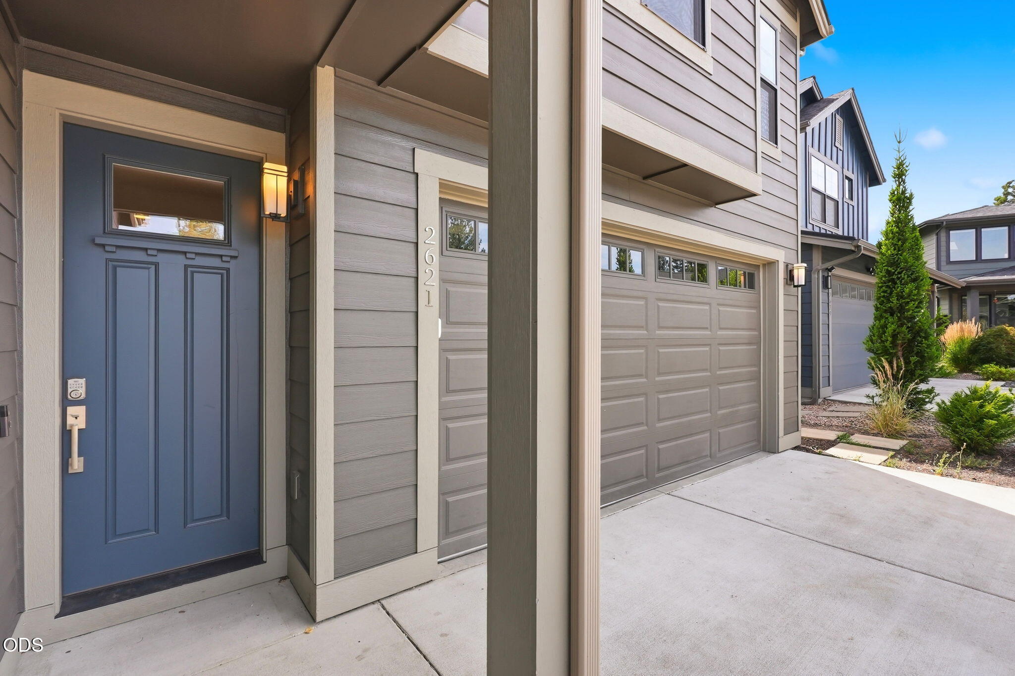 2621 NW Sky Vista Court