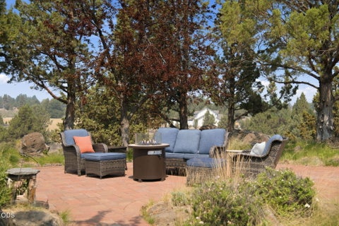 Tiny photo for 61345 Mountain Breezes Court, Bend, OR 97702 (MLS # 220226708)