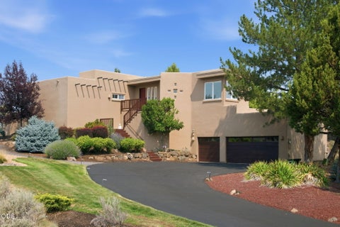 Photo of 61345 Mountain Breezes Court, Bend, OR 97702 (MLS # 220226708)