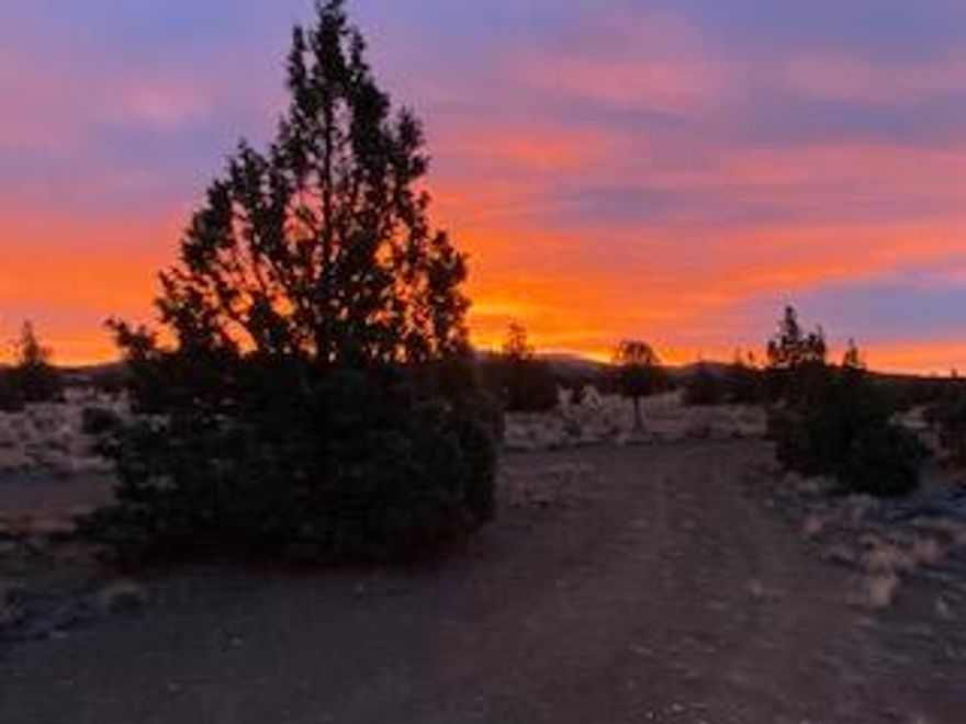 10 off- grid acres with amazing Cascade Mountain views and gorgeous sunsets. Star gazers delight. Just
a few miles from the Prineville Reservoir and the OHV trails. Barn is 24x28 not totally completed. Sellers have applied for a non-farm dwelling. Buyer to verify with county on all aspects relating to the property. Property sold as is.