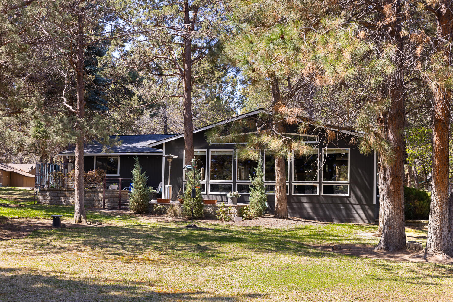 61292 Robin Hood Lane