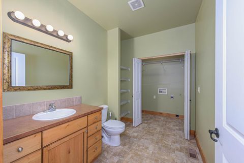 Tiny photo for 20000 Sorrento Place, Bend, OR 97702 (MLS # 220223769)