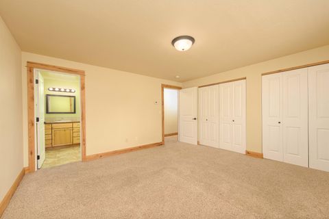Tiny photo for 20000 Sorrento Place, Bend, OR 97702 (MLS # 220223769)