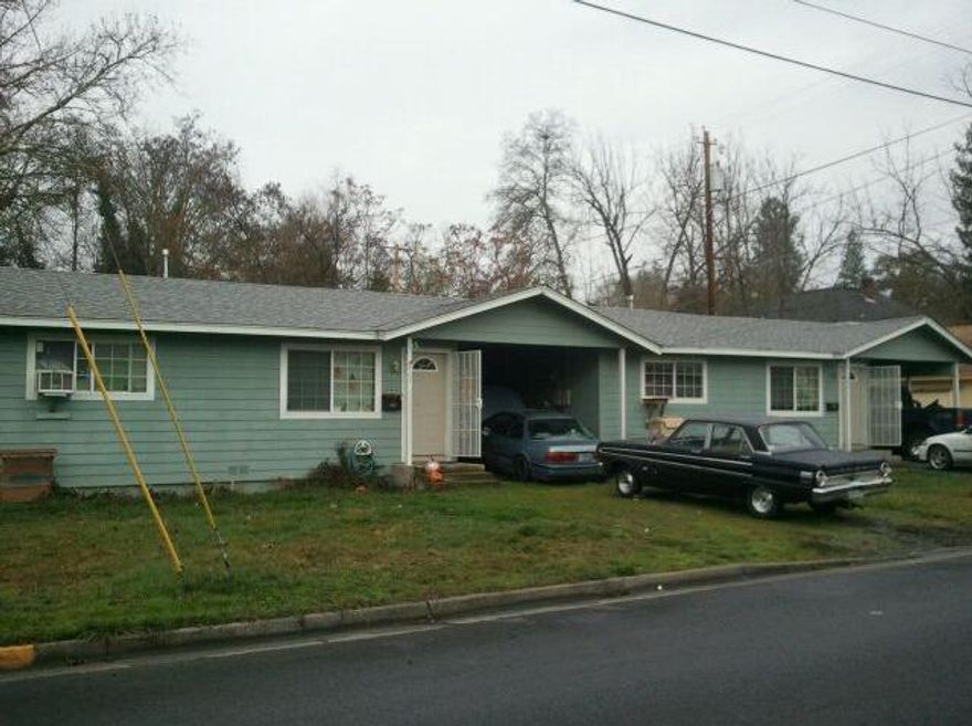 2 bedroom, 1 bath in each unit. Close to town, hard-to-find investment under 200K. Tenants need 24 hour notice