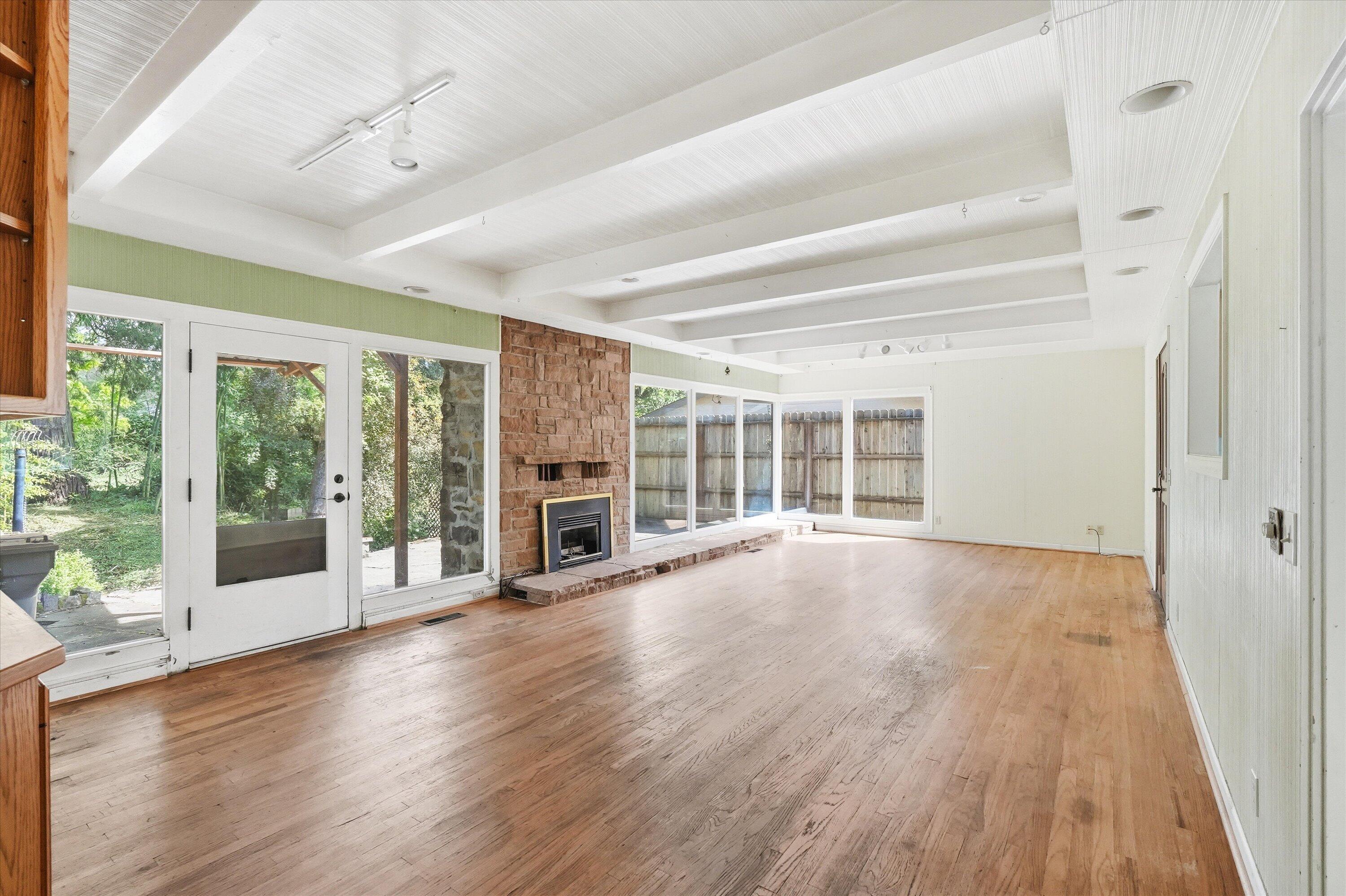 1335 NW Washington Boulevard