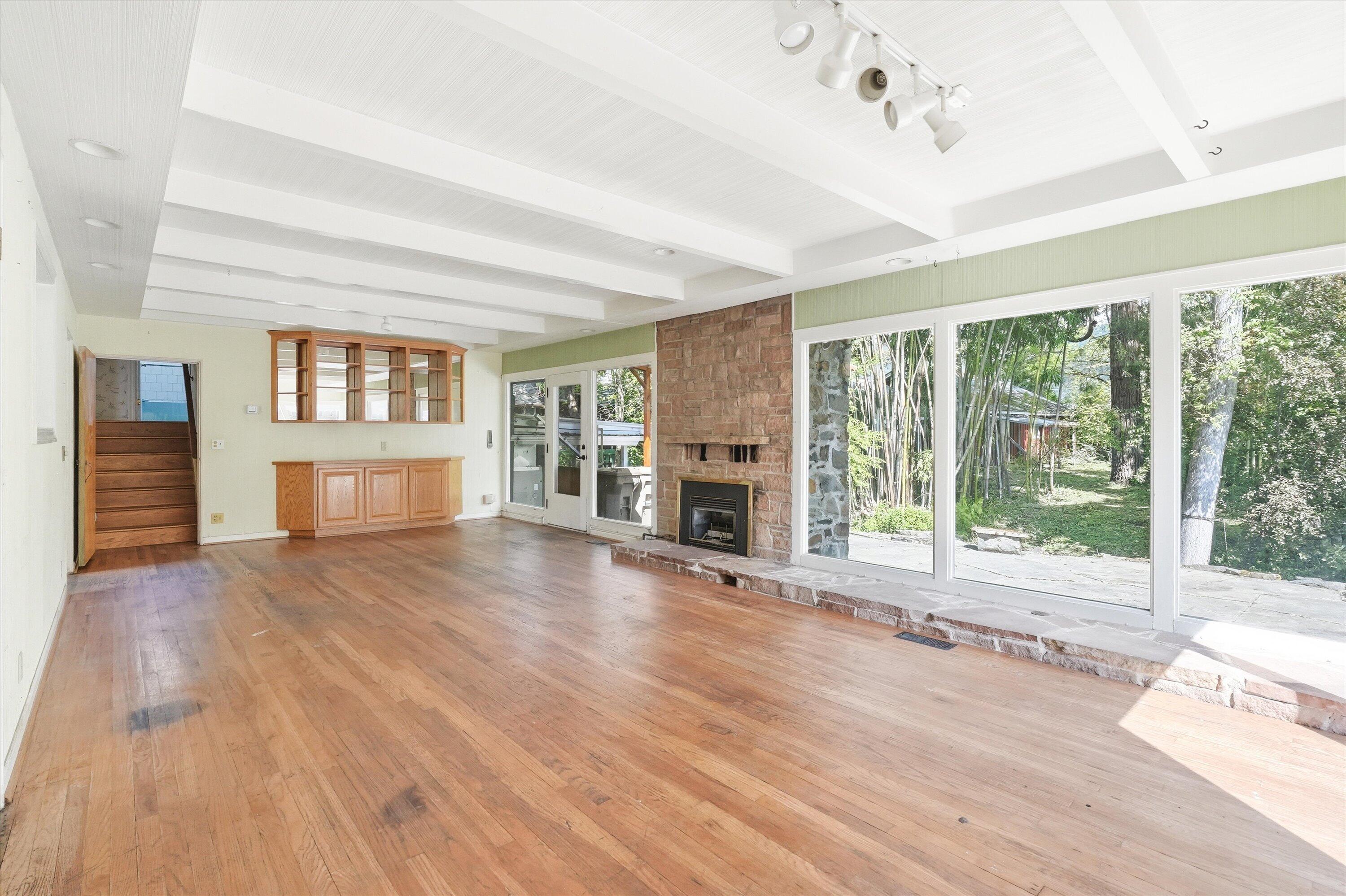 1335 NW Washington Boulevard