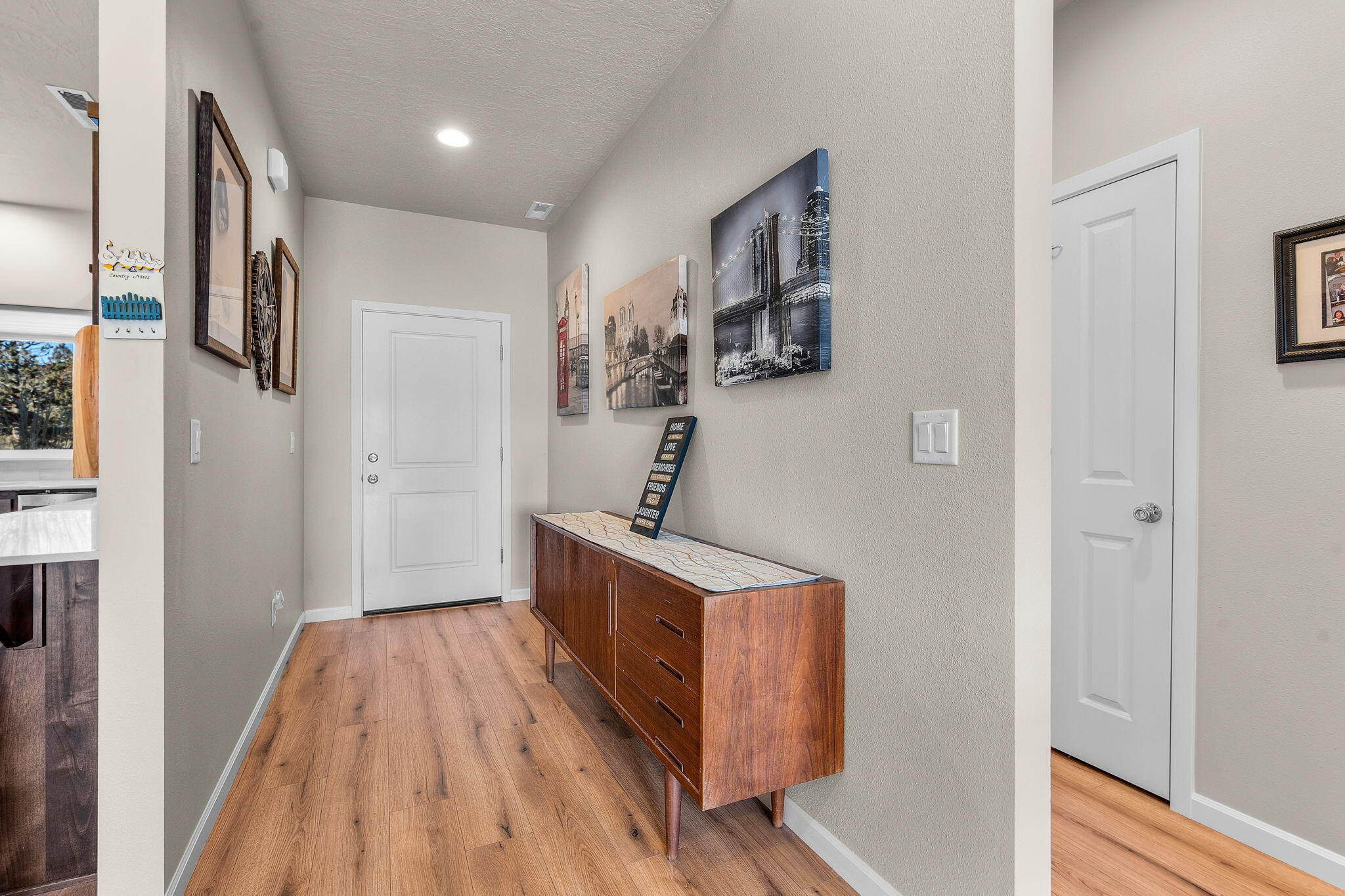 591 SW Cassidy Avenue