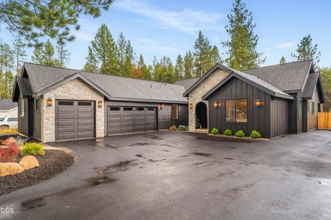 Tiny photo for 17498 Snow Goose Road, Bend, OR 97707 (MLS # 220225933)