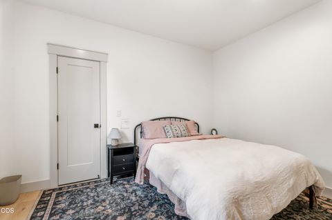 Tiny photo for 17498 Snow Goose Road, Bend, OR 97707 (MLS # 220225933)