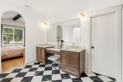 Tiny photo for 17498 Snow Goose Road, Bend, OR 97707 (MLS # 220225933)
