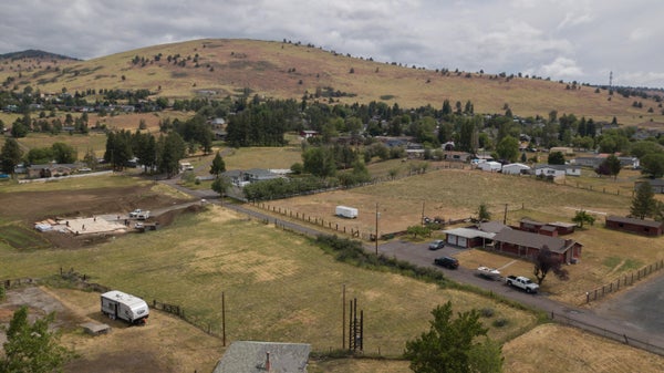 VERMONT ST, KLAMATH FALLS, OR 97603 - Image fdbd983d1c9325266dde0dce62cdbca4/2088828366