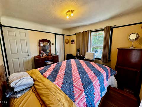 Tiny photo for 636 Roseway Drive, Klamath Falls, OR 97601 (MLS # 220223561)