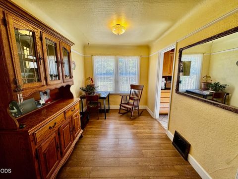 Tiny photo for 636 Roseway Drive, Klamath Falls, OR 97601 (MLS # 220223561)