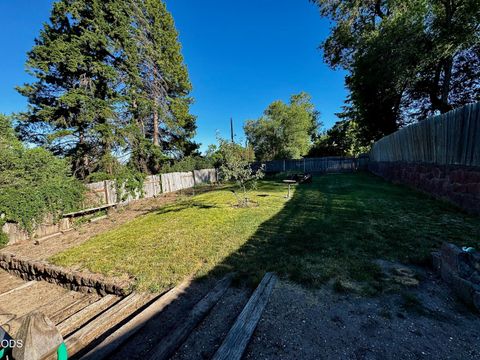 Tiny photo for 636 Roseway Drive, Klamath Falls, OR 97601 (MLS # 220223561)