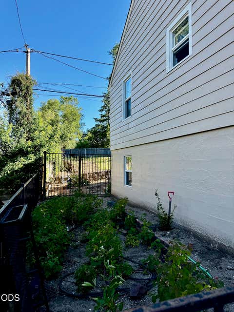 Tiny photo for 636 Roseway Drive, Klamath Falls, OR 97601 (MLS # 220223561)