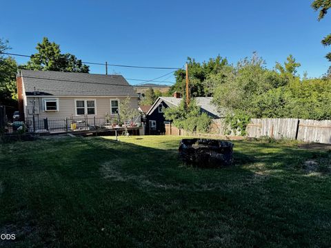 Tiny photo for 636 Roseway Drive, Klamath Falls, OR 97601 (MLS # 220223561)