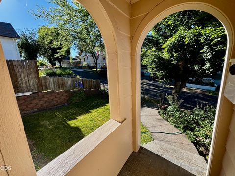 Tiny photo for 636 Roseway Drive, Klamath Falls, OR 97601 (MLS # 220223561)