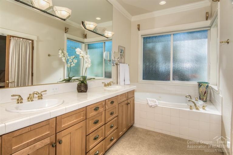 Awbrey Glen - Residential