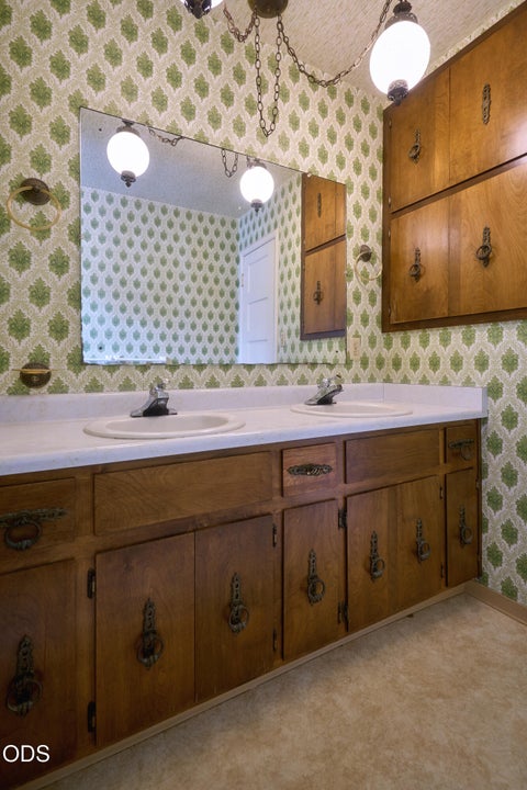 Tiny photo for 11 S Platt Avenue, Eagle Point, OR 97524 (MLS # 220223167)