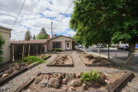 Tiny photo for 11 S Platt Avenue, Eagle Point, OR 97524 (MLS # 220223167)