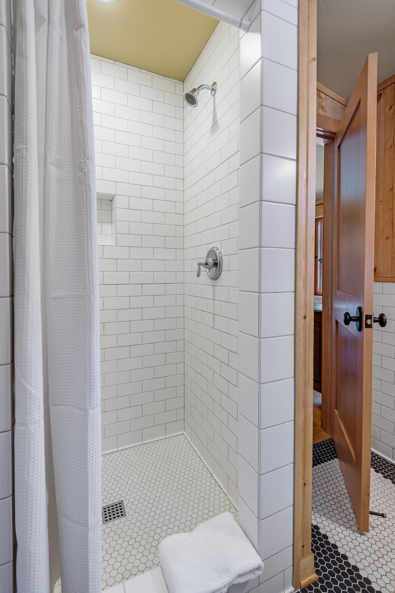 Lake Creek Lodge - Residential