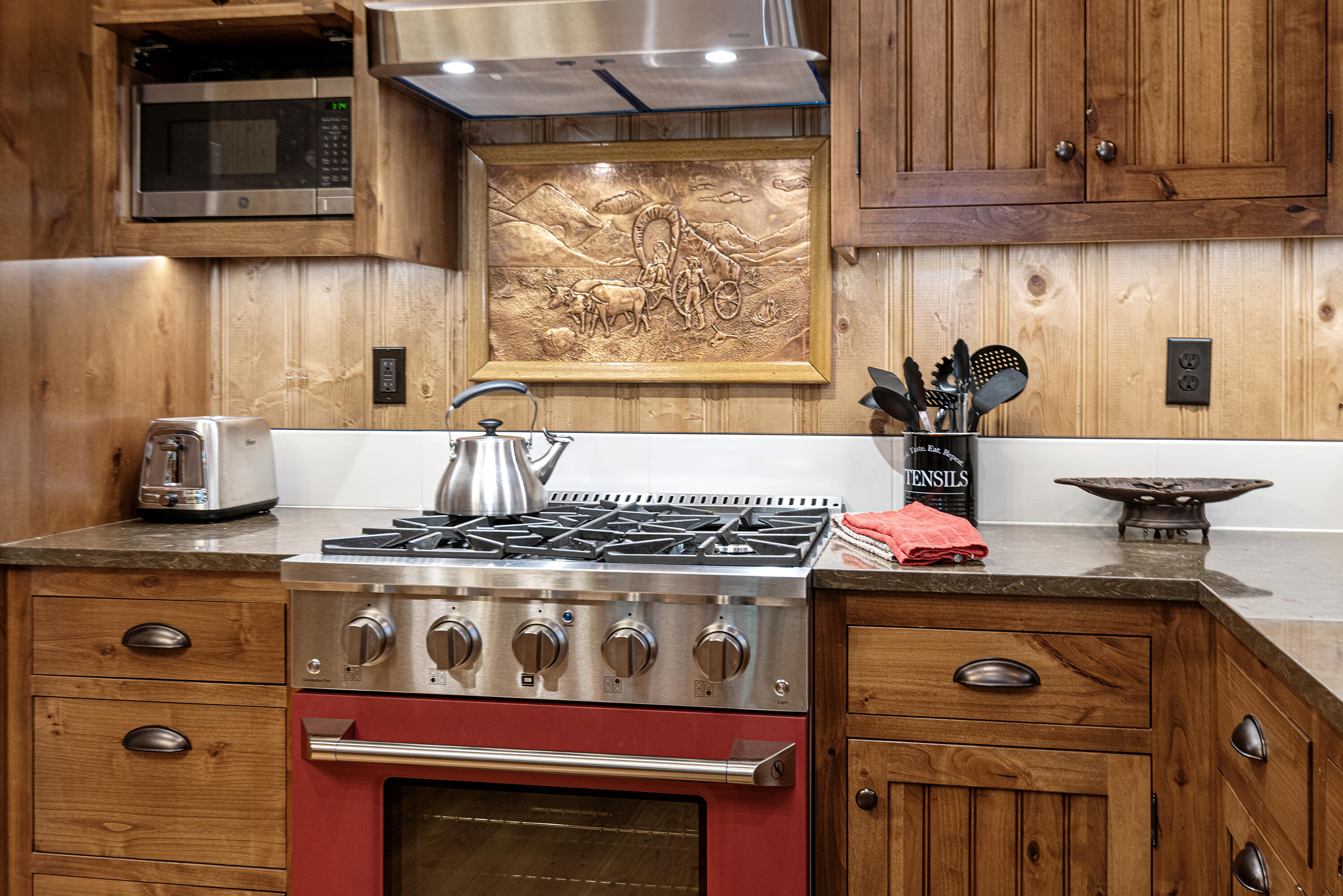 Lake Creek Lodge - Residential