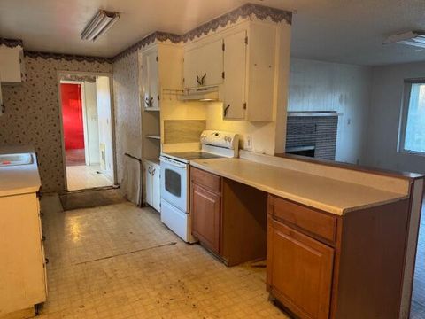 Tiny photo for 130 Sharon Drive, Phoenix, OR 97535 (MLS # 220214300)