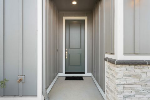 Tiny photo for 142 Valemont Drive #12, Eagle Point, OR 97524 (MLS # 220210901)