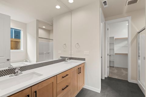 Tiny photo for 142 Valemont Drive #12, Eagle Point, OR 97524 (MLS # 220210901)