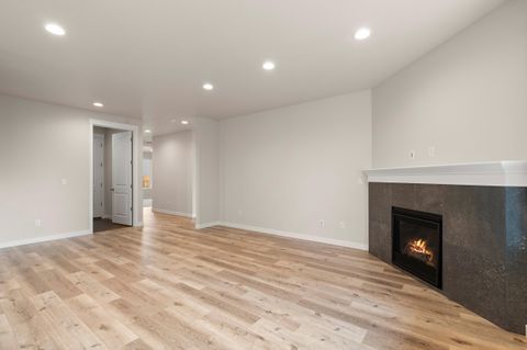 Tiny photo for 142 Valemont Drive #12, Eagle Point, OR 97524 (MLS # 220210901)