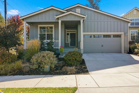 Photo of 19995 Badger Road, Bend, OR 97702 (MLS # 220229407)