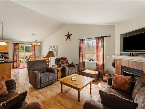 Tiny photo for 16679 Wm Foss Road, La Pine, OR 97739 (MLS # 220225362)