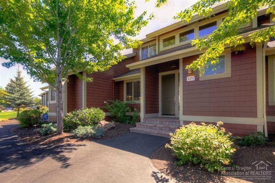 Beautifully appointed Creekside Townhouse in Eagle Crest Resort! Loaded with upgrades and luxury finishes including cherry cabinetry, granite counter tops in kitchen, slate tile, and built-in entertainment center. Great room plan with floor to ceiling windows opens to expansive private paver patio. Master on main, two storage rooms, and large loft is perfect for futon or office area.