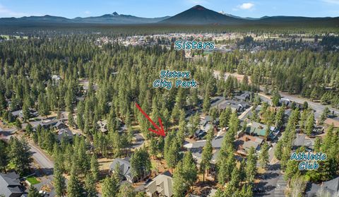 Tiny photo for 801 S Wrangler Court, Sisters, OR 97759 (MLS # 220219435)