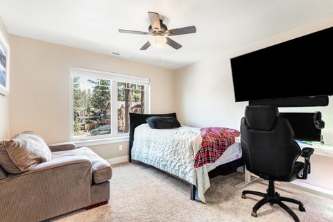 Tiny photo for 801 S Wrangler Court, Sisters, OR 97759 (MLS # 220219435)