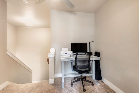 Tiny photo for 801 S Wrangler Court, Sisters, OR 97759 (MLS # 220219435)