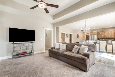 Tiny photo for 801 S Wrangler Court, Sisters, OR 97759 (MLS # 220219435)