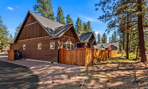 Tiny photo for 801 S Wrangler Court, Sisters, OR 97759 (MLS # 220219435)