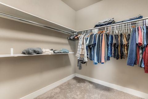 Tiny photo for 801 S Wrangler Court, Sisters, OR 97759 (MLS # 220219435)