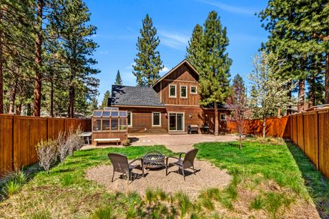 Tiny photo for 801 S Wrangler Court, Sisters, OR 97759 (MLS # 220219435)