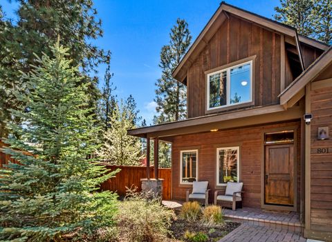 Tiny photo for 801 S Wrangler Court, Sisters, OR 97759 (MLS # 220219435)