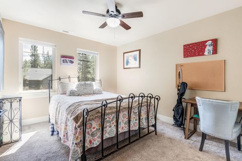 Tiny photo for 801 S Wrangler Court, Sisters, OR 97759 (MLS # 220219435)