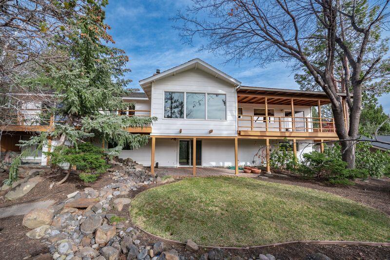 2101 NW Cascade View Drive